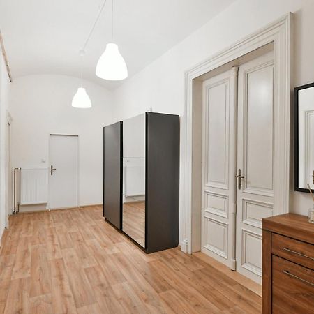 Wsp Petrin Garden Apartments Прага Экстерьер фото