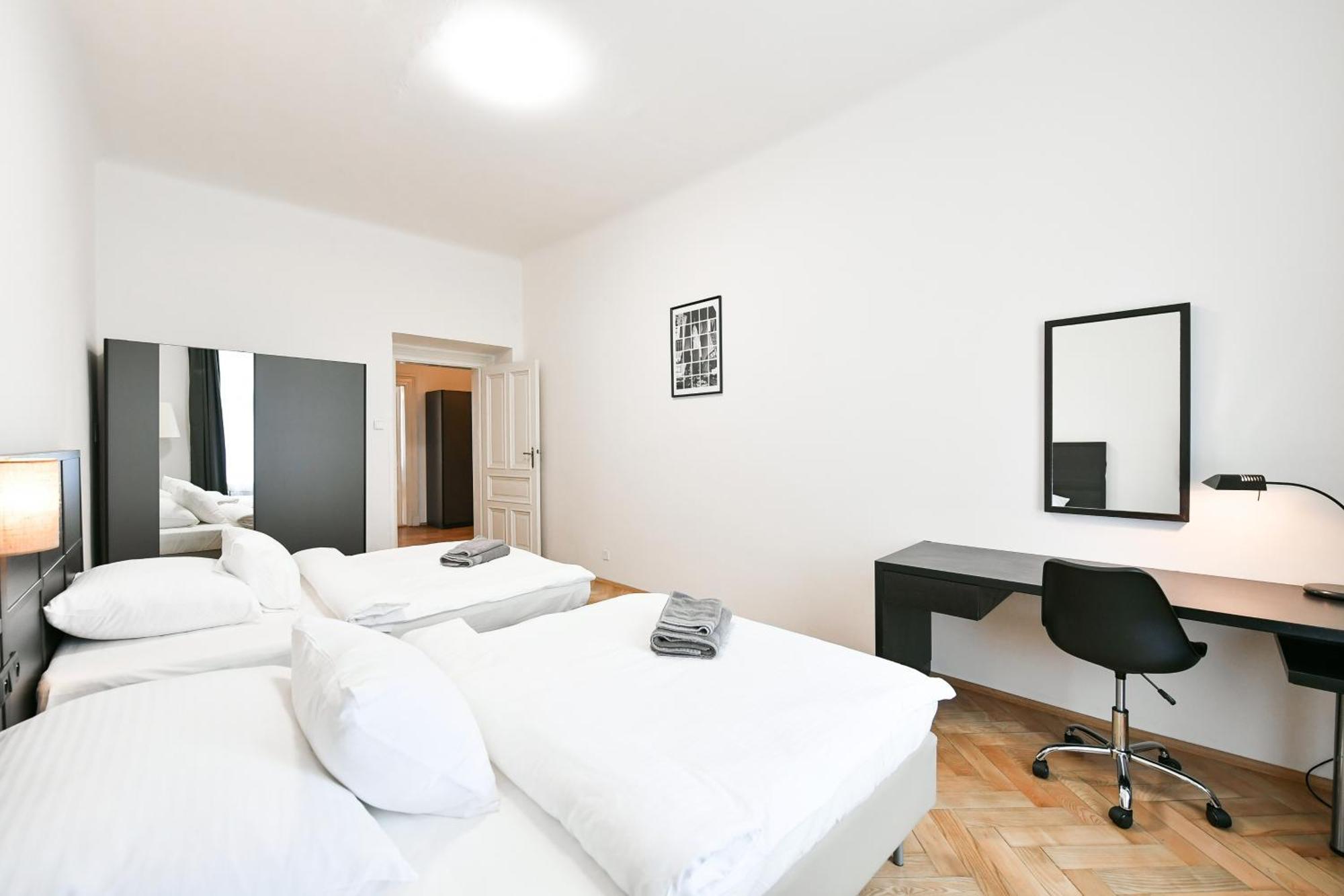 Wsp Petrin Garden Apartments Прага Экстерьер фото