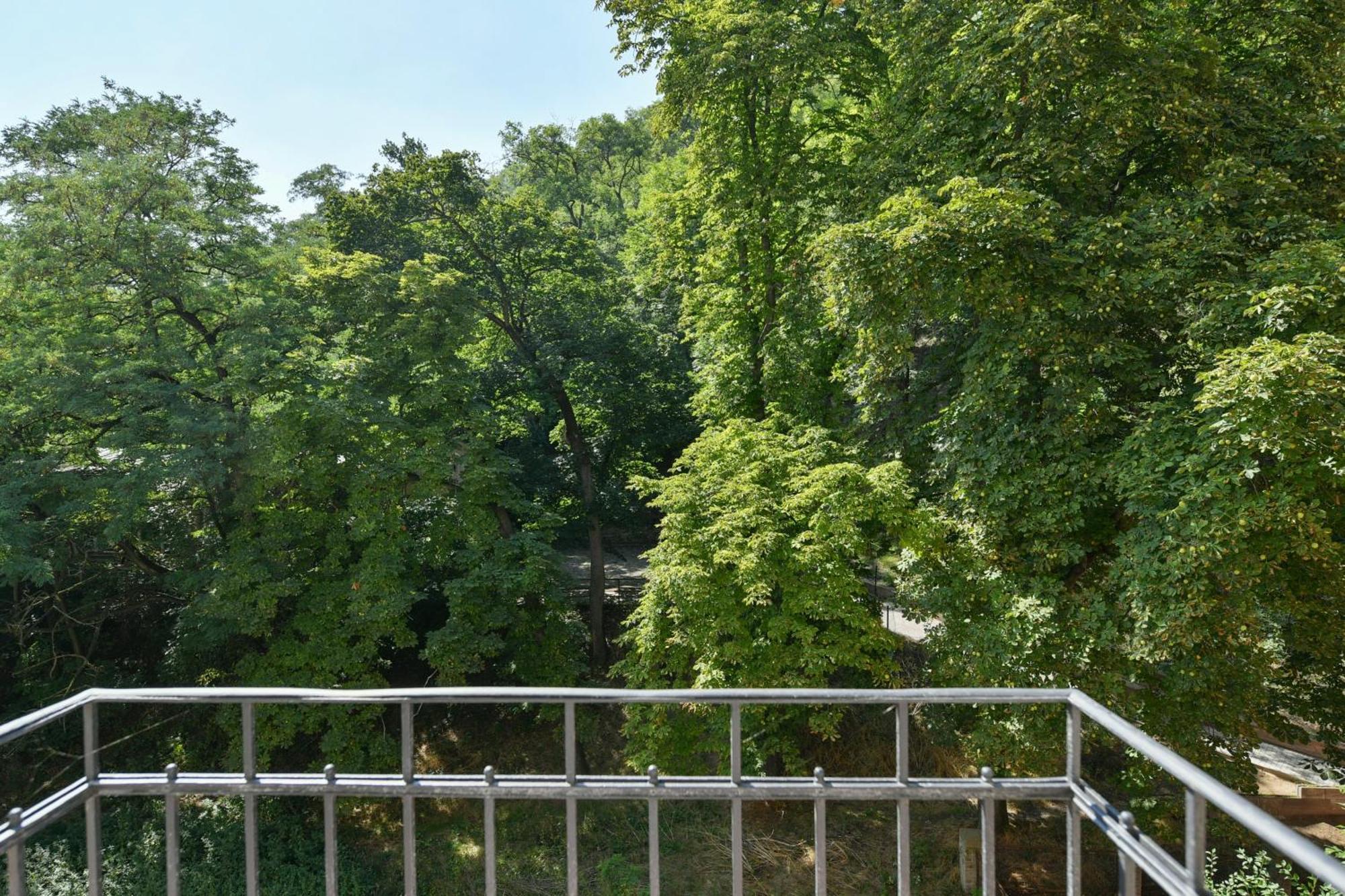 Wsp Petrin Garden Apartments Прага Экстерьер фото