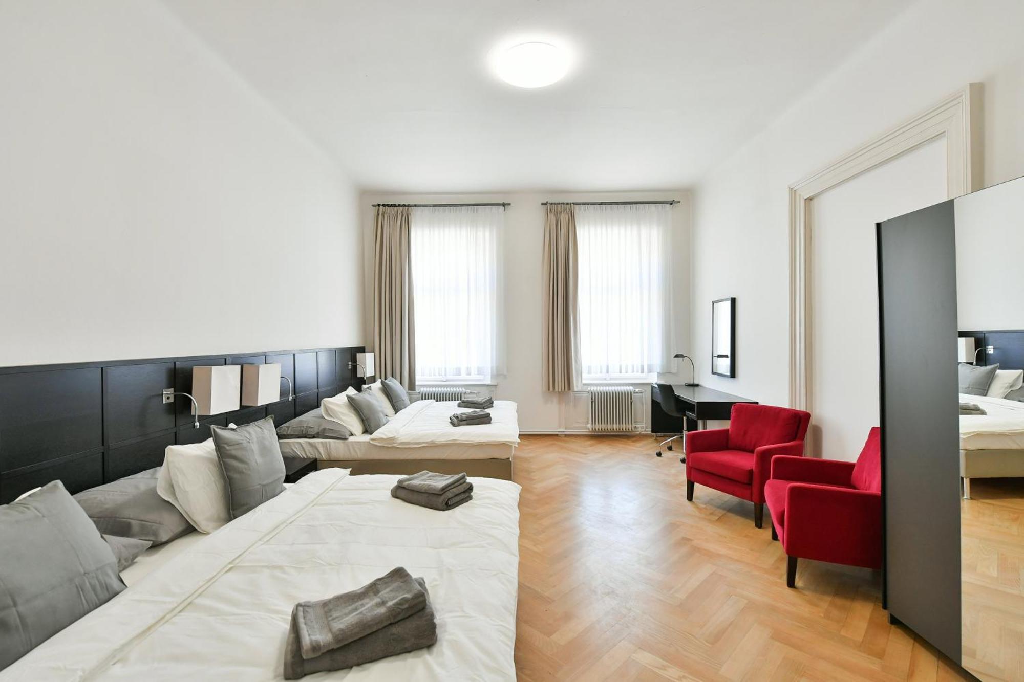 Wsp Petrin Garden Apartments Прага Экстерьер фото